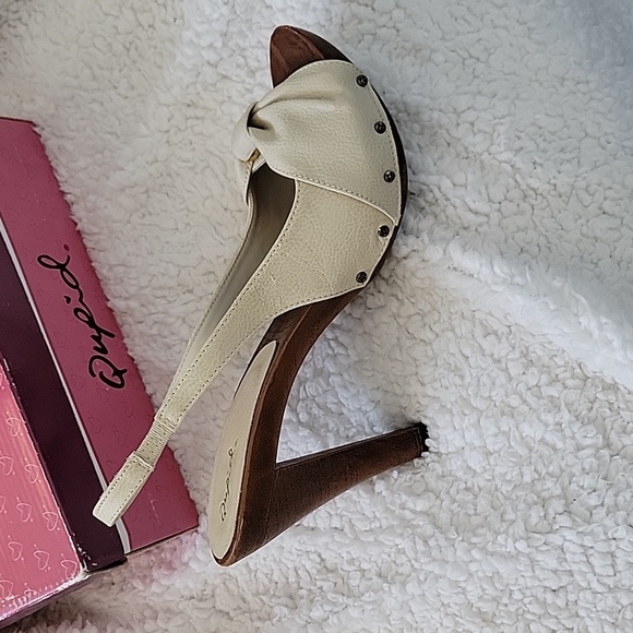 Qupid High heels Off White Sandals - Picture 3 of 5